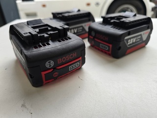 2x Accu’S Bosch professional, Lithium 3,0 Ah